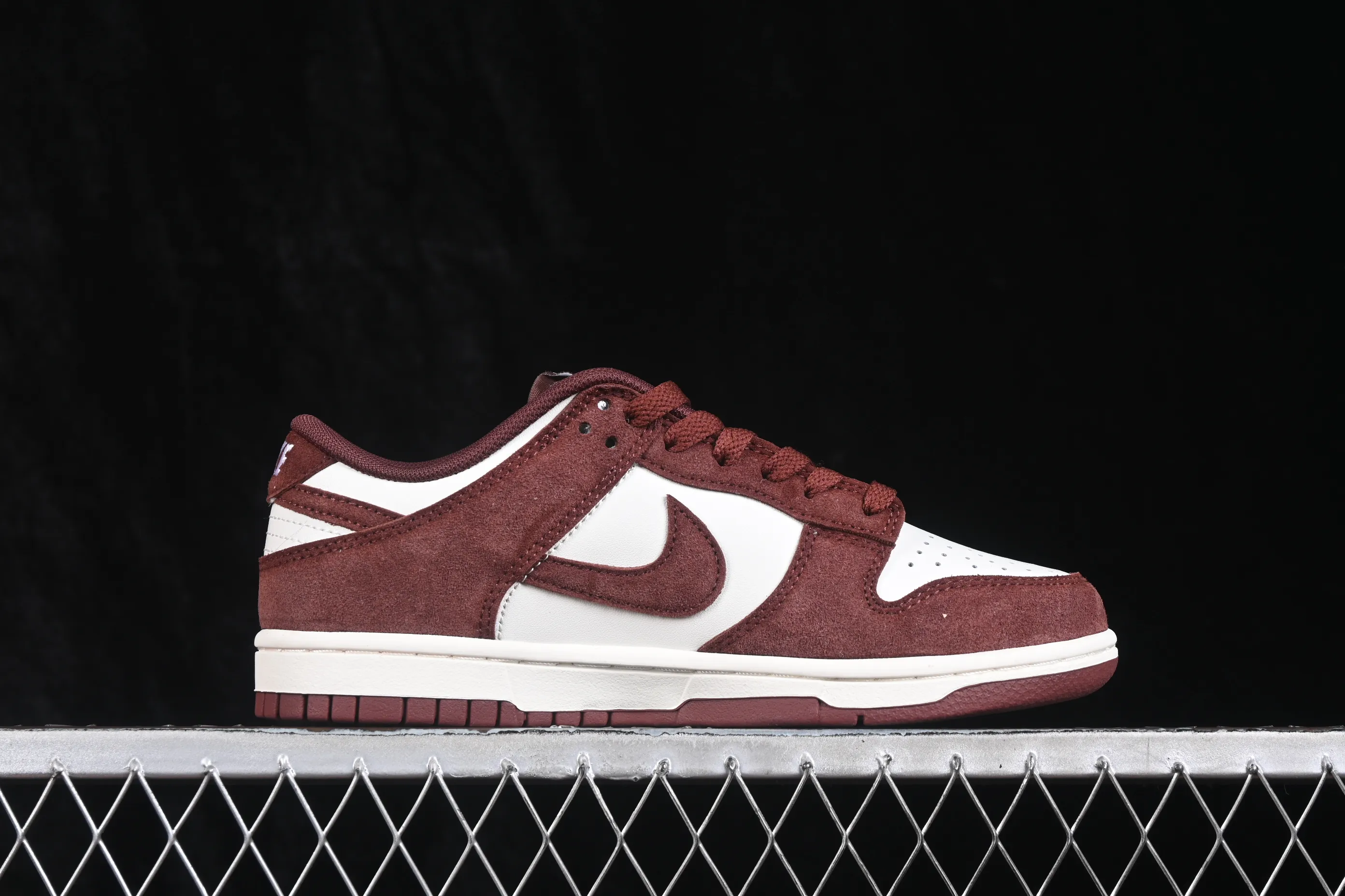All Categories Nk SB Dunk Series Nk SB Dunk Low Low-top sneakers Nike SB Dunk Low Year of the Horse Burgundy Low-top casual sneakers IB4417-104